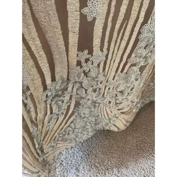 Badgley Mischka Champagne Sleeveless Sequin Gown Event Size 10 Formal Wedding - Picture 11 of 16